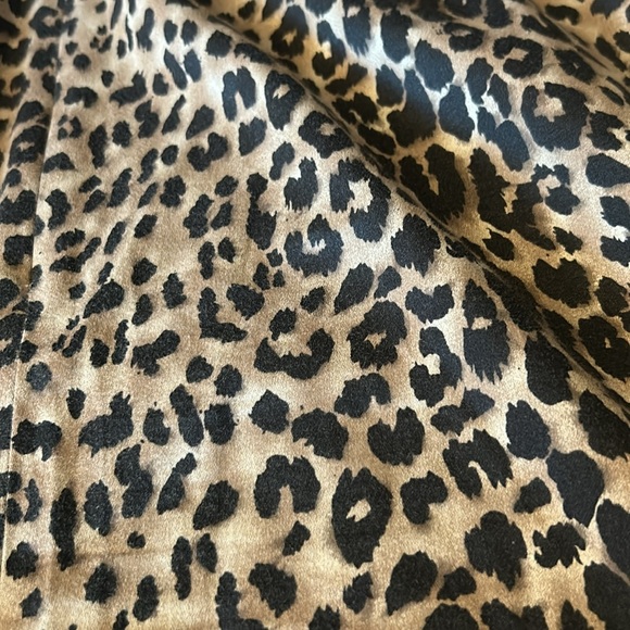 Animal Print skirt in size M •F21 - Picture 12 of 12